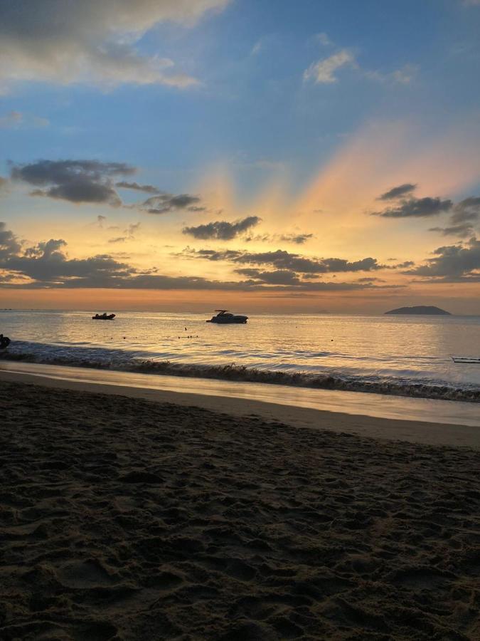 Suite Pe Na Areia- Espaco Independente Na Praia Do Curral Com Localizacao Privilegiada - Simplicidade E Comodidade Com O Por Do Sol Mais Lindo De Ilhabela - Melhor Custo Beneficio Para Ate 4 Pessoas , Na Av Jose Pacheco Do Nascimento Nº 7682 Exteriér fotografie