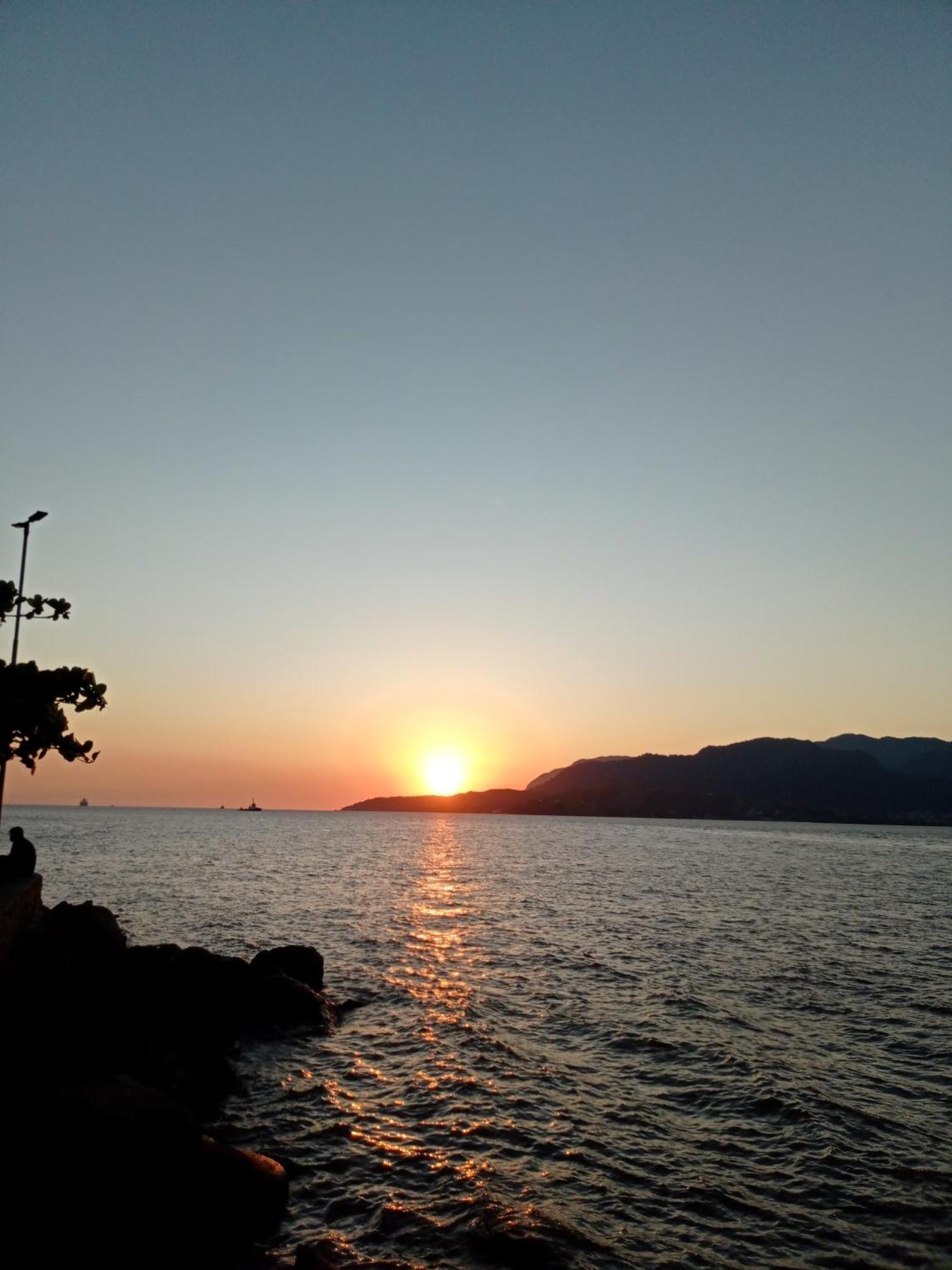 Suite Pe Na Areia- Espaco Independente Na Praia Do Curral Com Localizacao Privilegiada - Simplicidade E Comodidade Com O Por Do Sol Mais Lindo De Ilhabela - Melhor Custo Beneficio Para Ate 4 Pessoas , Na Av Jose Pacheco Do Nascimento Nº 7682 Exteriér fotografie